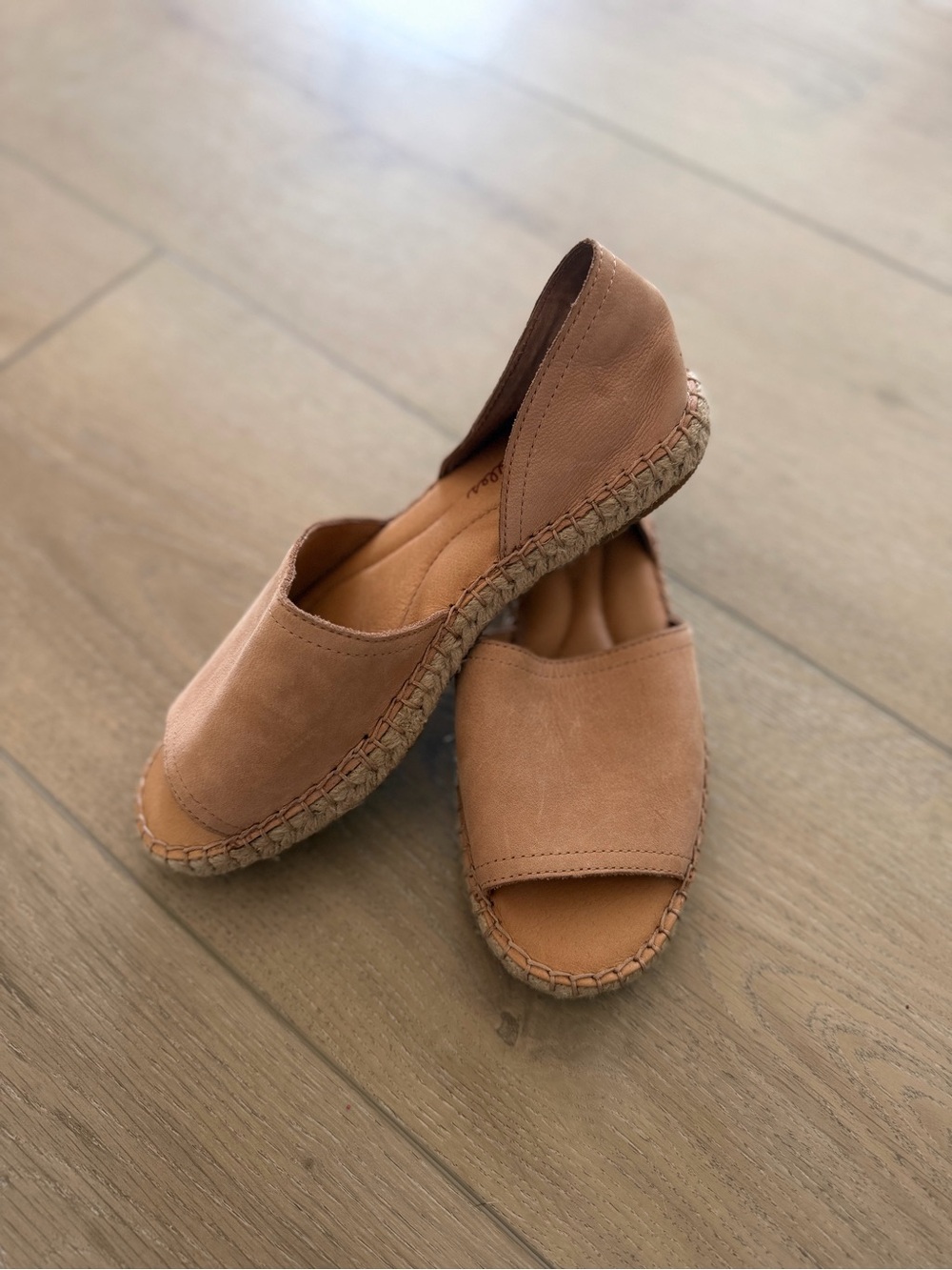 🌶️ Born Drilles Tan Suede Espadrille Slip-On Flats. Size 6